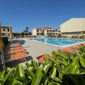 Apartament With Swimming Pool Apartman